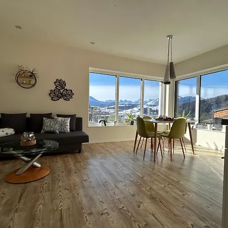 Schoene In Apartament